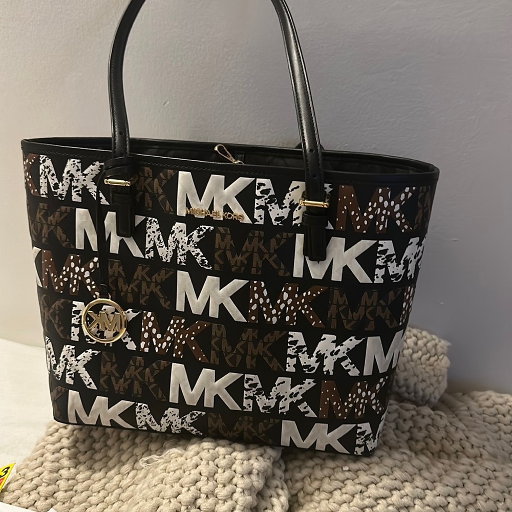 Michael kors tote